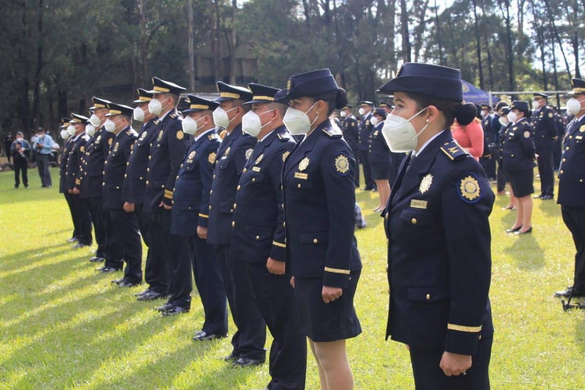 El Ministerio de Gobernación comprará uniformes para estudiantes de la PNC imagen