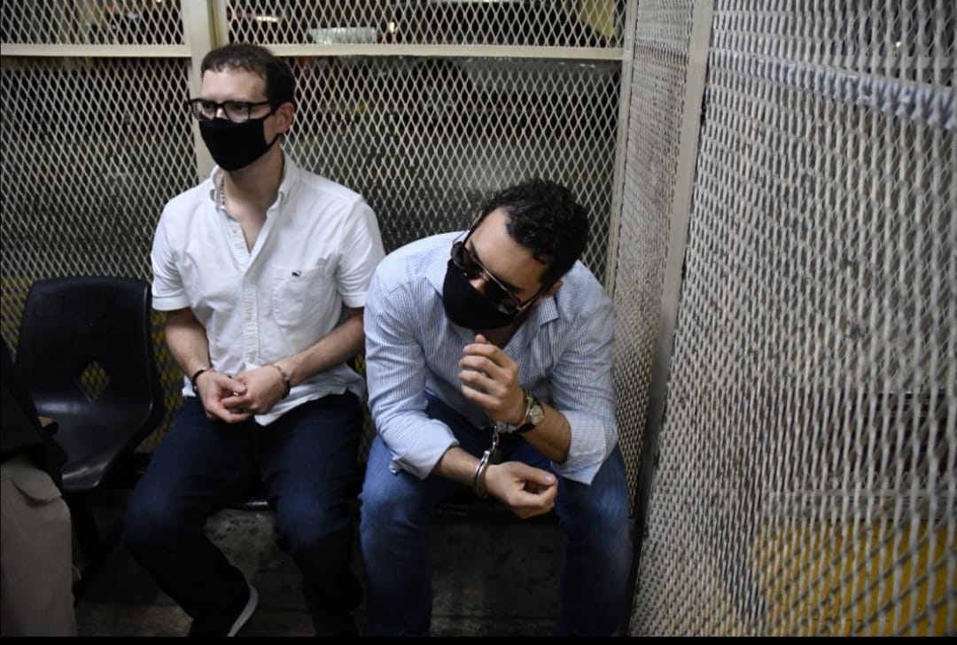 De sexo, licor y privilegios así es la vida de los Martinelli en la cárcel de Guatemala imagen