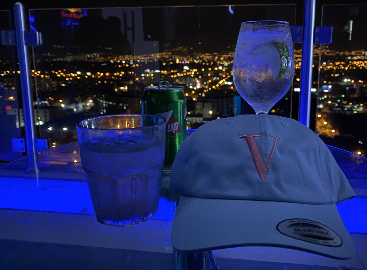 Ni Balenciaga, ni Gucci, ni Prada así es la fiesta ilegal en el 18º nivel imagen