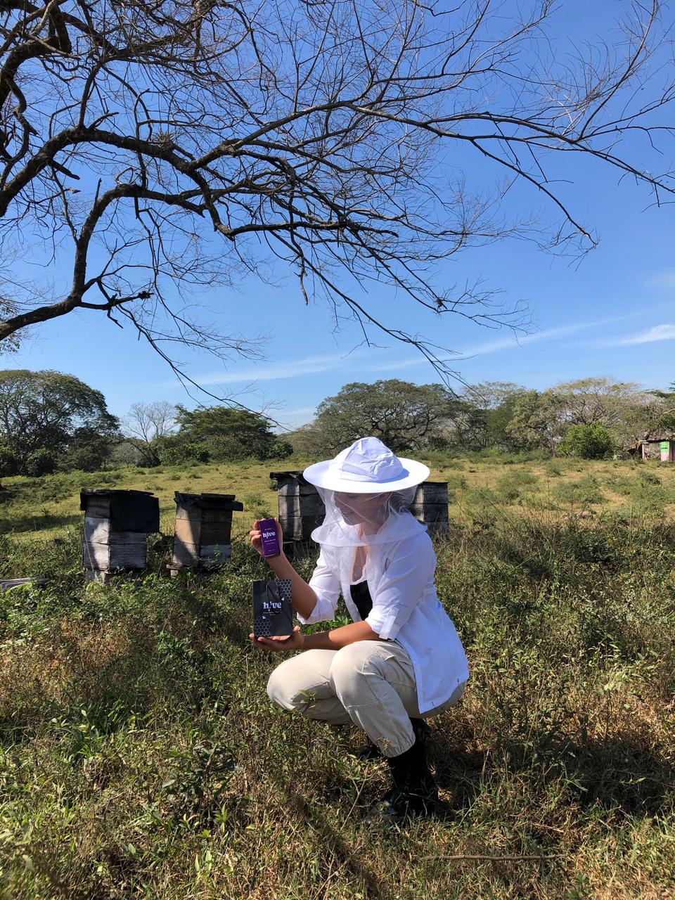 Una dulce emprendedora y sus productos de miel imagen