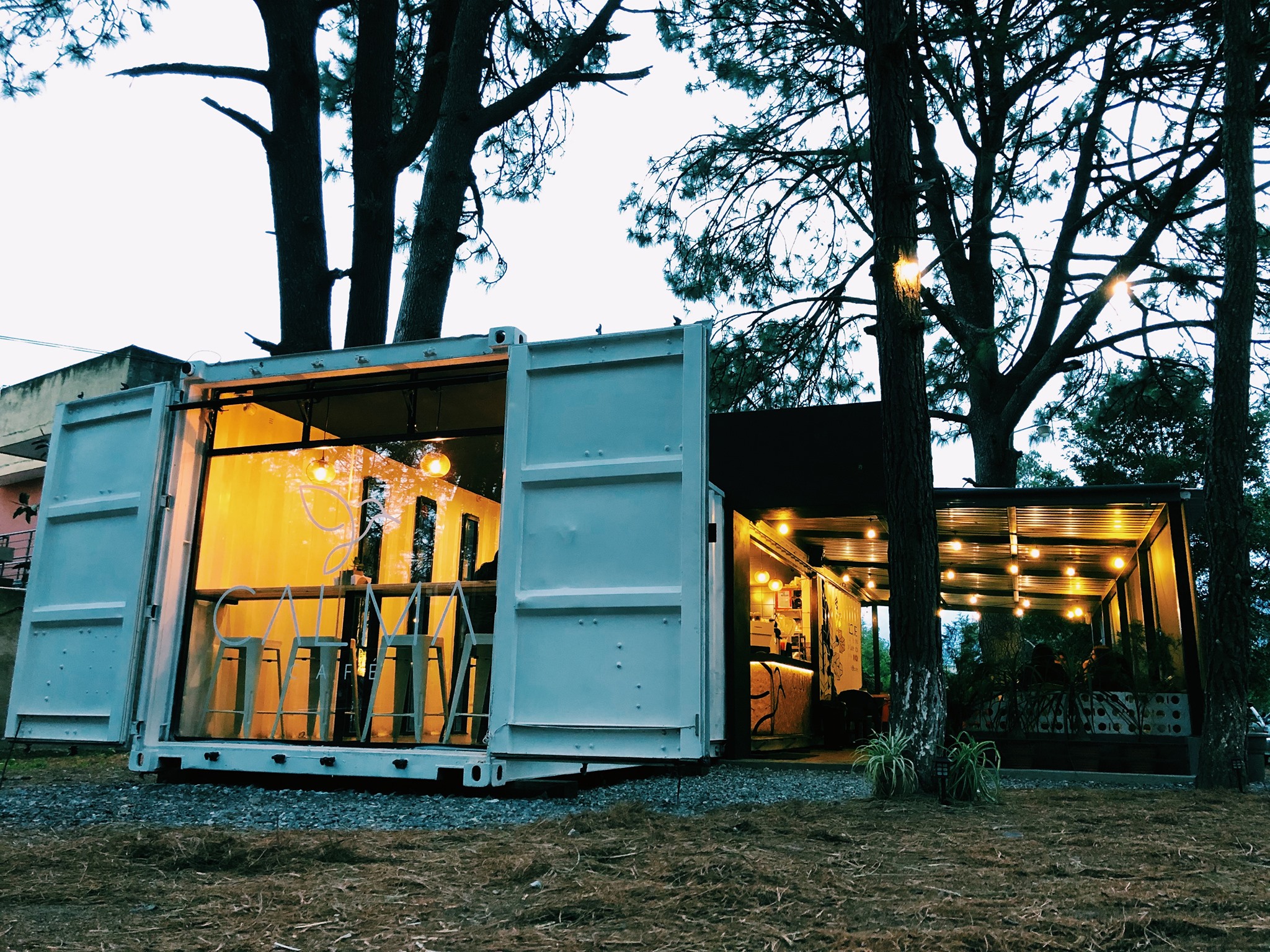 Calma Café, el emprendimiento huehueteco que usa contenedores y áreas verdes para brindar paz imagen