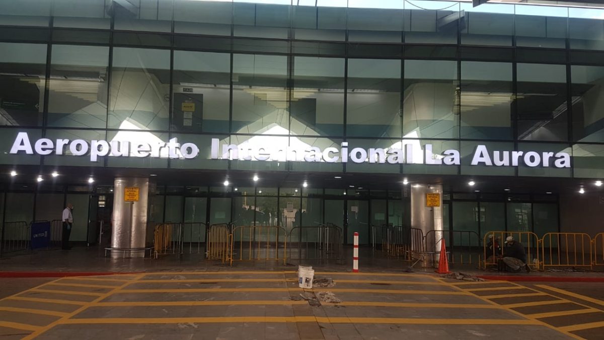 Por seis meses, un laboratorio brindaba pruebas de COVID-19 dentro del aeropuerto sin licencia sanitaria imagen