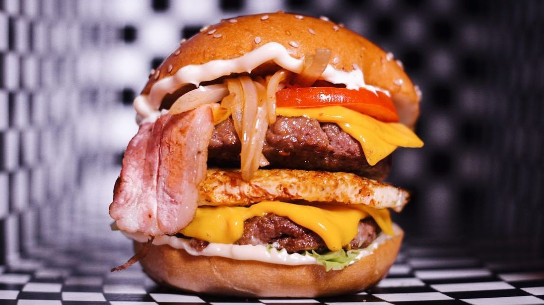 Goliat Burgers, el emprendimiento con espacios instagrameables que nació de la pandemia imagen