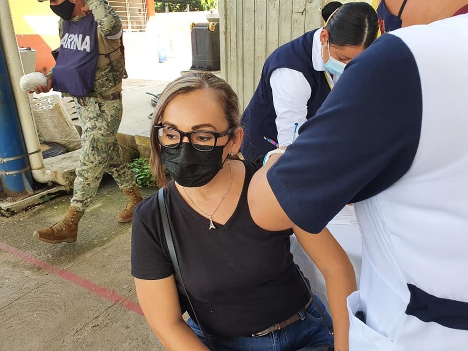 Guatemaltecos corren a inmunizarse a México imagen