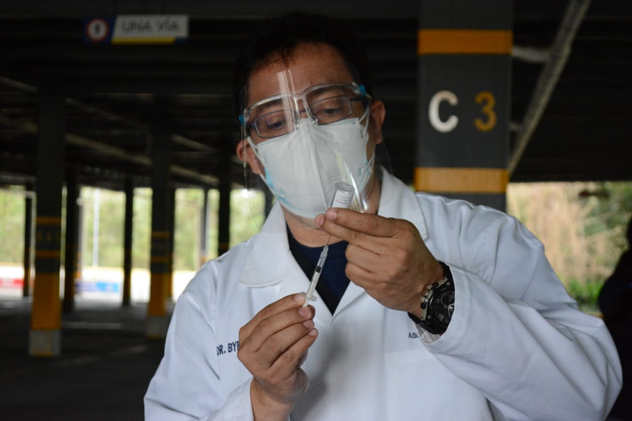 Arranca la vacunación contra el COVID-19 para los estudiantes universitarios imagen