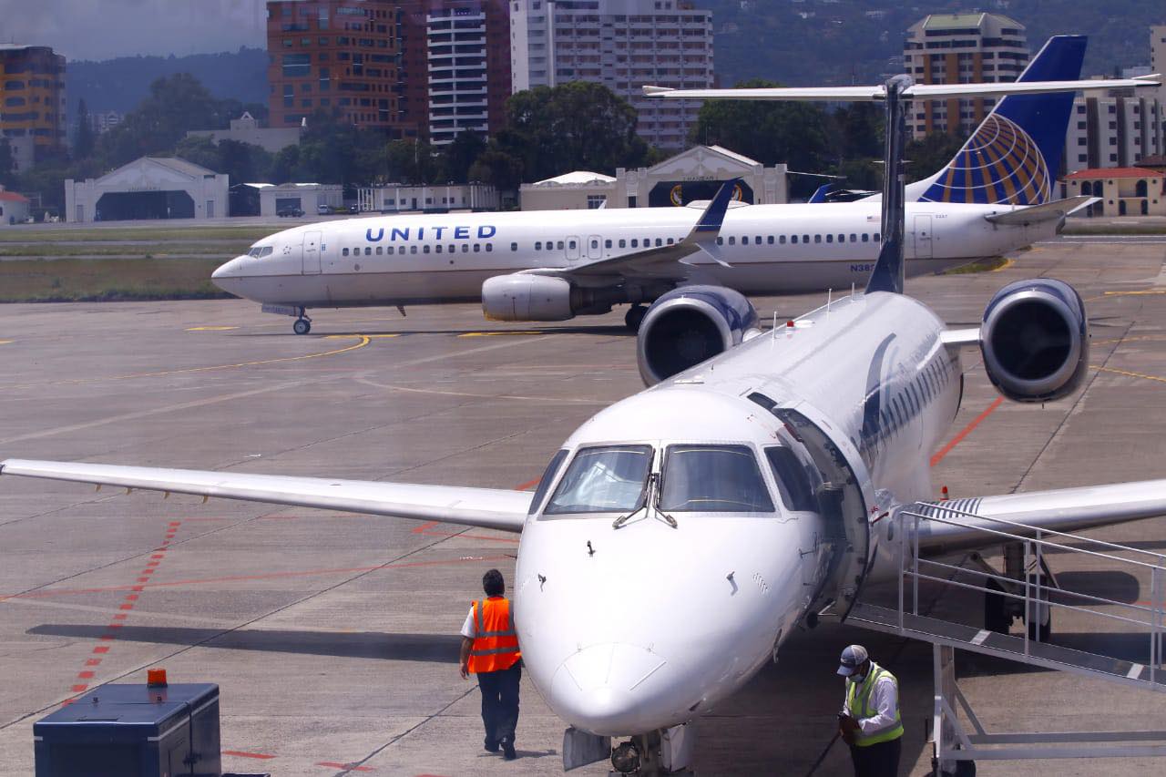 Estos son los salvoconductos que se requieren para transitar durante el toque de queda imagen