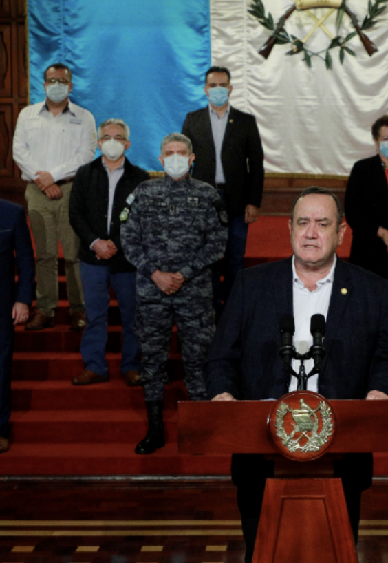 Los cuatro funcionarios mejor pagados y el que más nos cuesta imagen