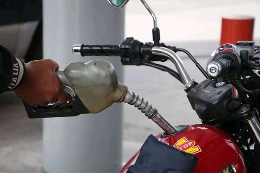 Un año de alzas en el precio de la gasolina imagen