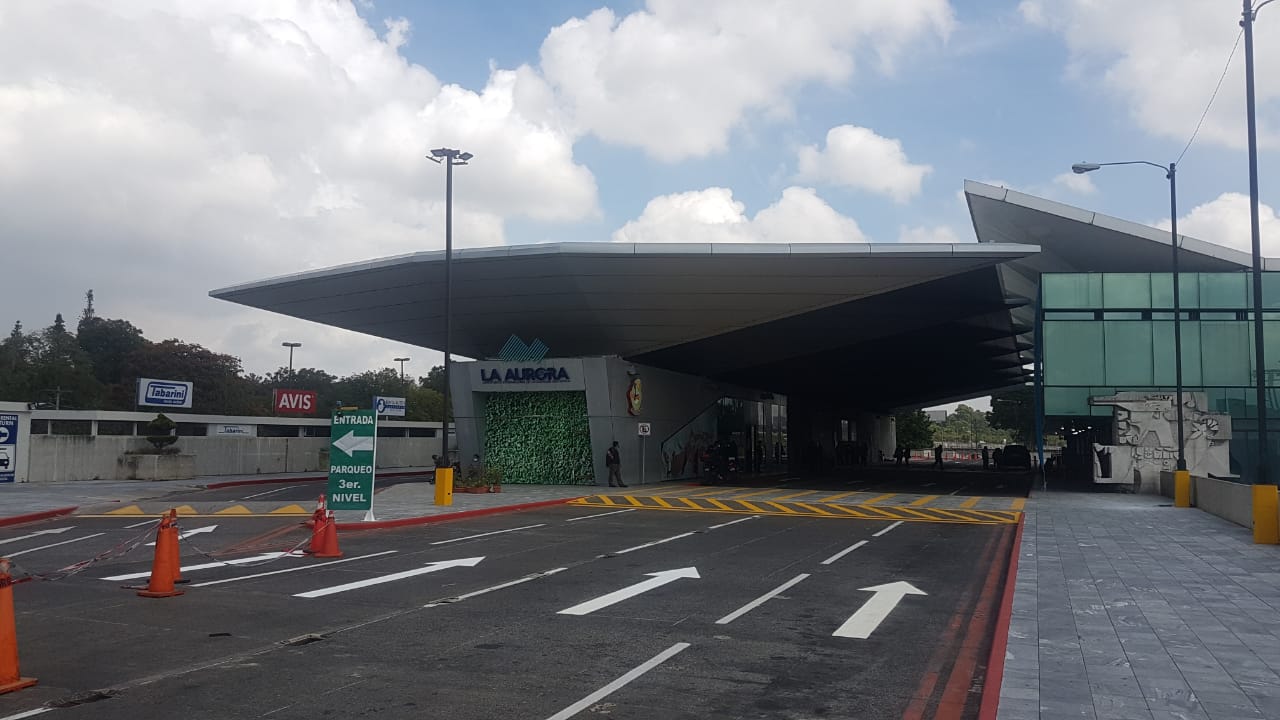 DGAC reconoce fallas de seguridad en el Aeropuerto La Aurora imagen