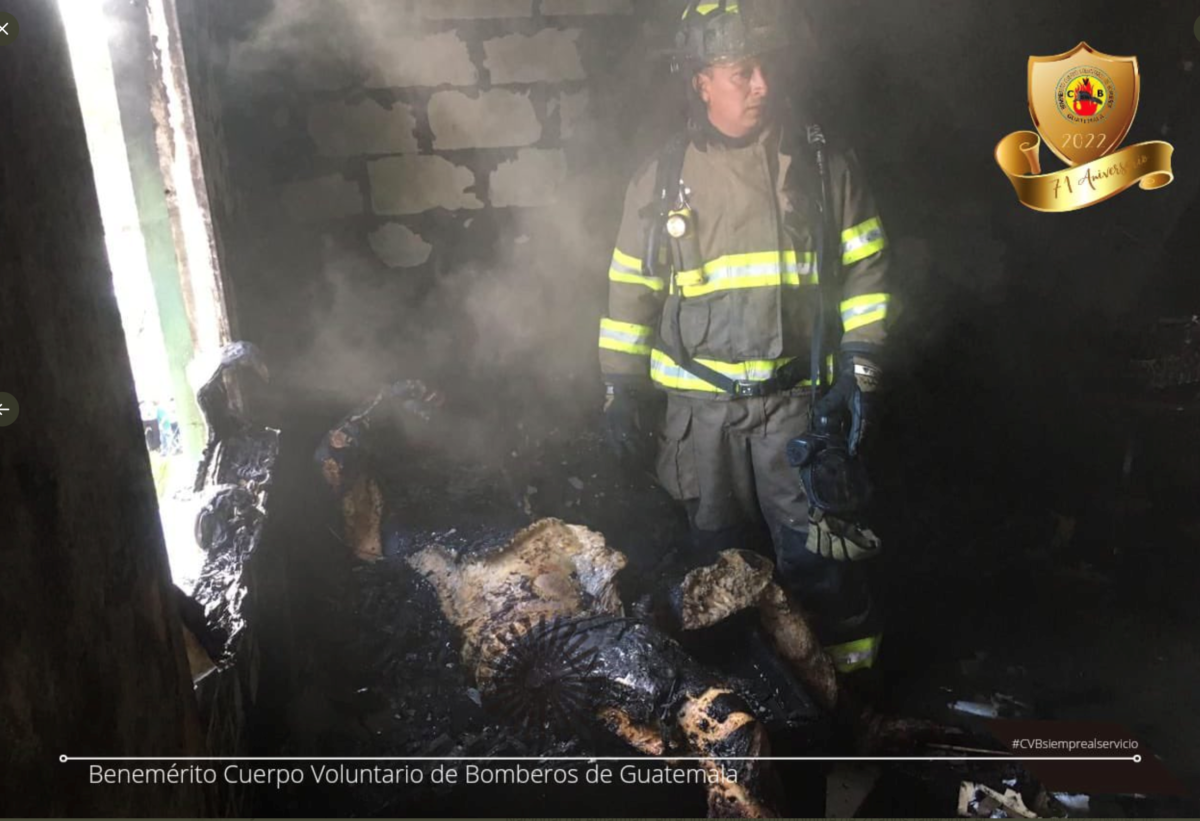 En trágico incendio fallece una familia de siete miembros, existían denuncias de violencia intrafamiliar imagen