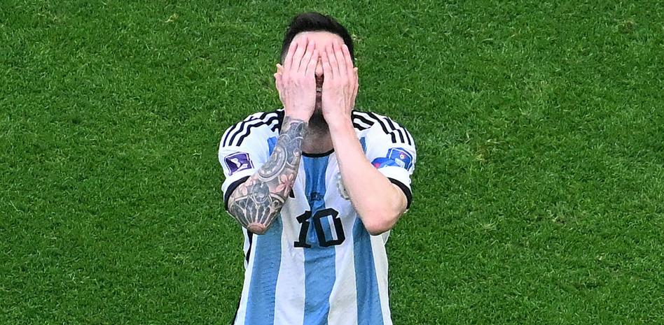 Arabia Saudita proporciona la primera sorpresa del mundial con 3 tiros a puerta y 2 de ellos goles para vencer a la favorita Argentina imagen