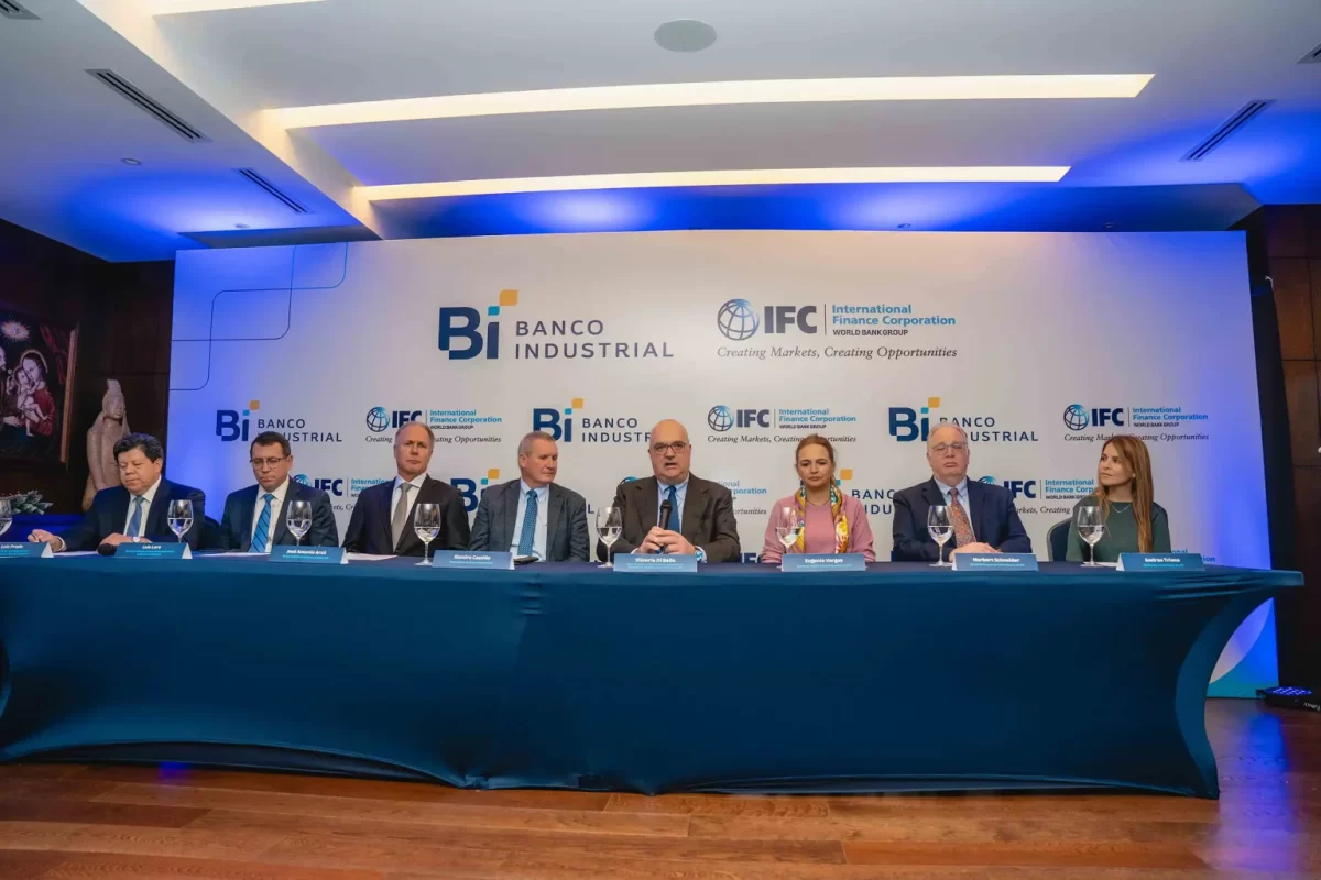 IFC invierte en Banco Industrial para impulsar finanzas climáticas, viviendas sostenibles y pymes en Guatemala imagen