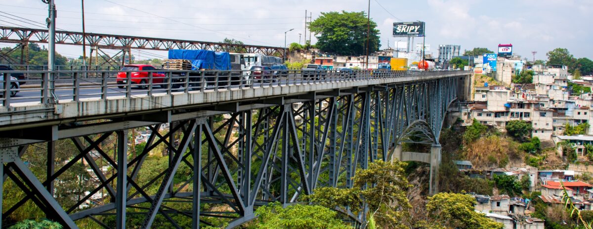 Puente Belice: un gigante de acero al borde del colapso imagen