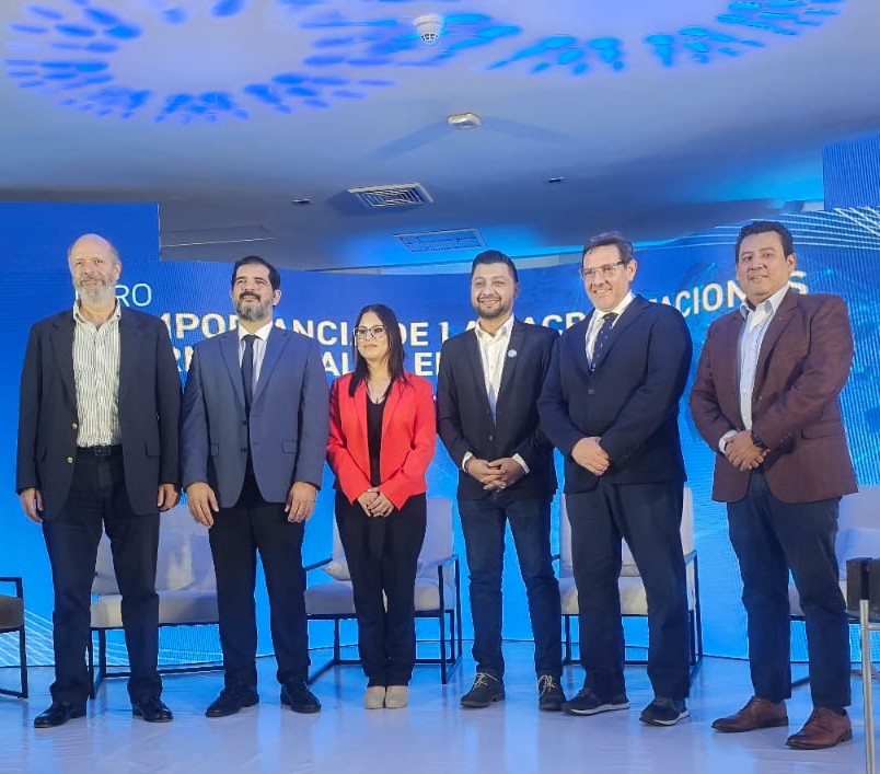 Universidad Galileo obtiene doble acreditación internacional imagen