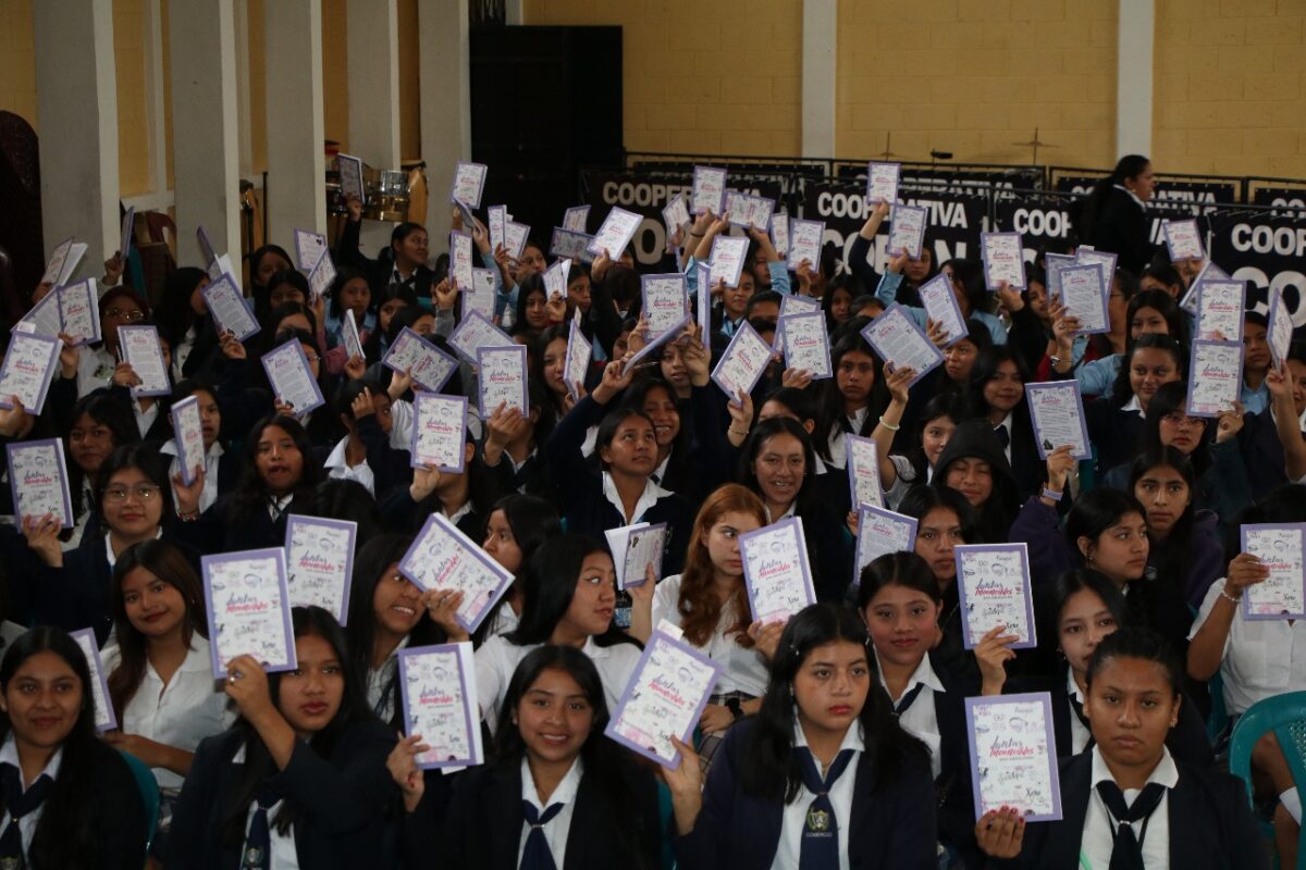 Un Libro, 4000 Sueños: La Travesía de “Juntas Invencibles” imagen