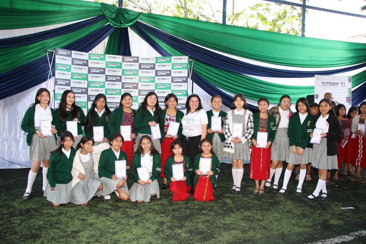 Libro de Marolen Martínez