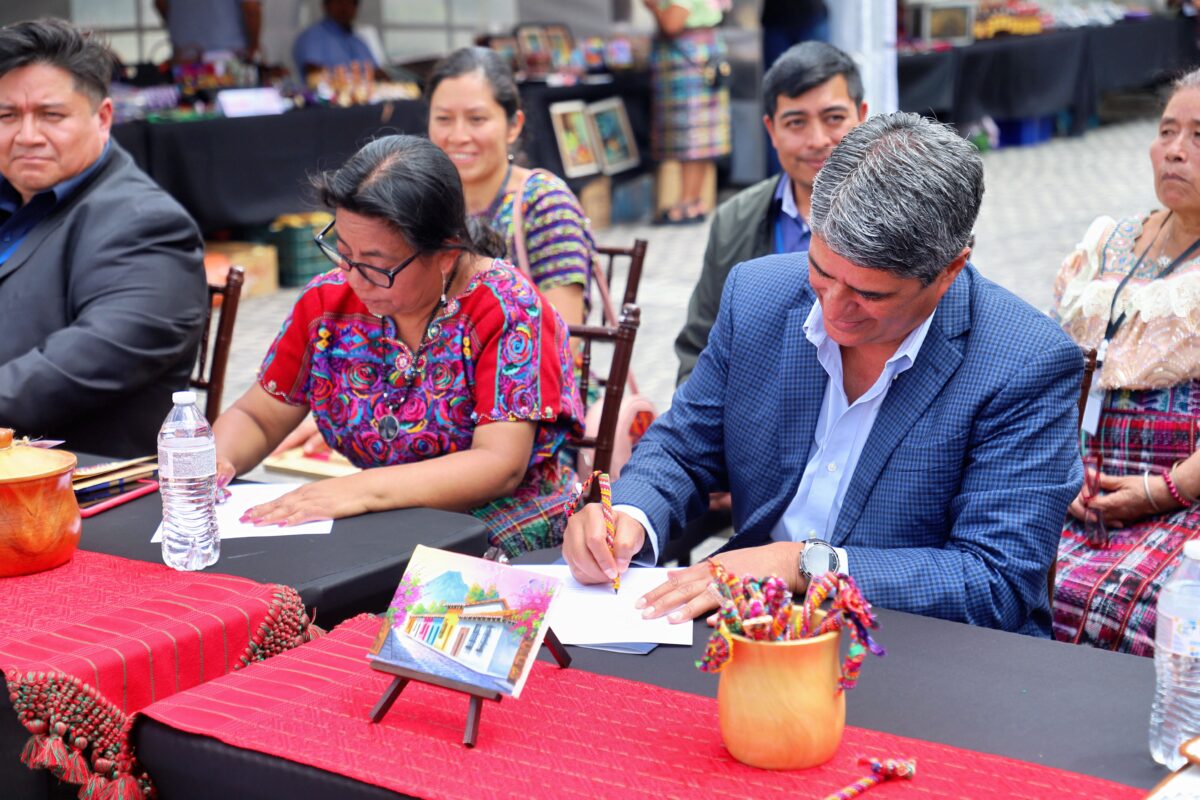 Red Global de Empresarios Indígenas firman alianza con Ciudad Cayalá imagen