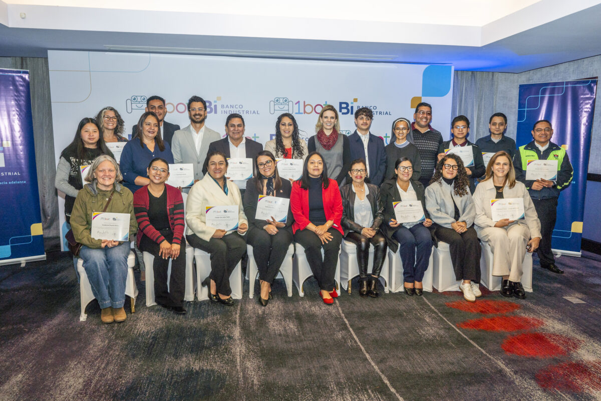 Banco Industrial transforma la educación en Guatemala con 1bot: 15,000 becas para el futuro tecnológico y financiero de la niñe imagen