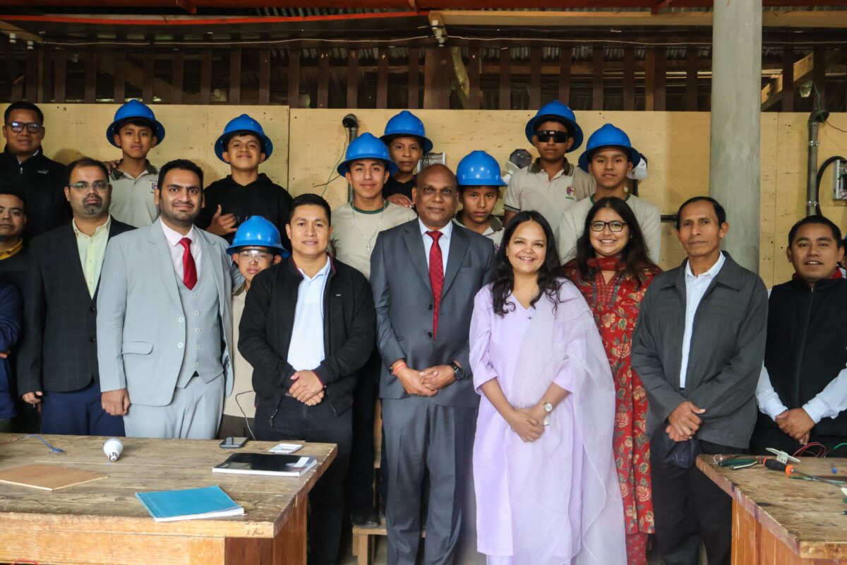 India Invierte US$1 Millón para Fortalecer a las PYMES y la Juventud Cobanera imagen