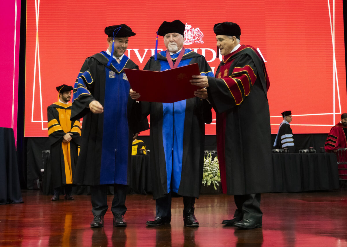 302 nuevos profesionales y un Honoris Causa que inspira a Guatemala imagen