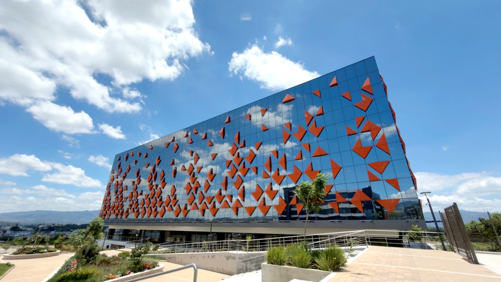 UPANA inaugura campus universitario en Villa Nueva imagen