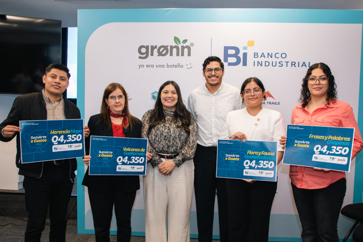 SumArte x Guate 2026 reconoce el talento de cuatro artistas guatemaltecos y transforma sus ilustraciones en una colección de vasos reciclados imagen