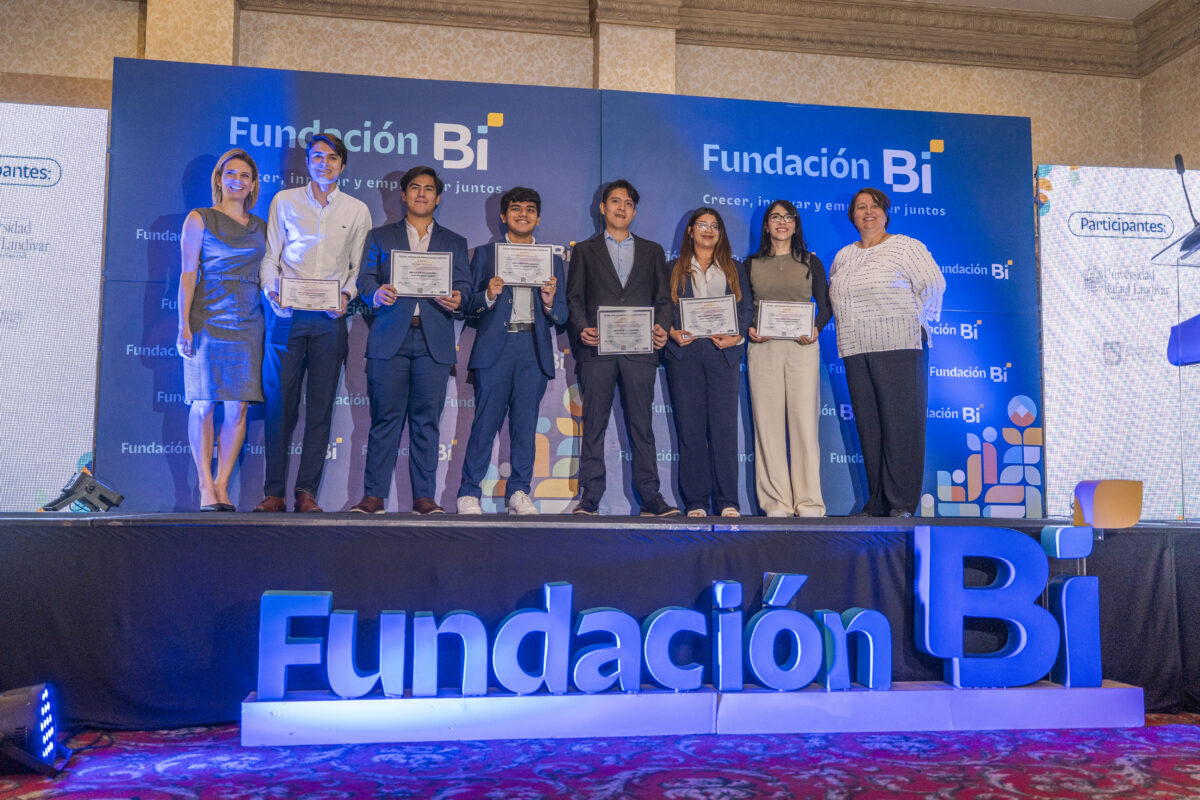 Más de 50 universitarios impulsan soluciones innovadoras para fortalecer la inclusión financiera en Guatemala imagen