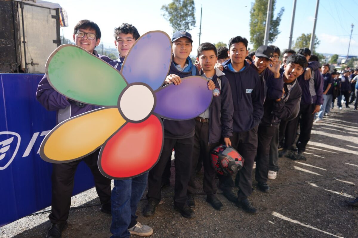Prevención de ciberdelitos y adicciones en la Gira Vive en Huehuetenango imagen