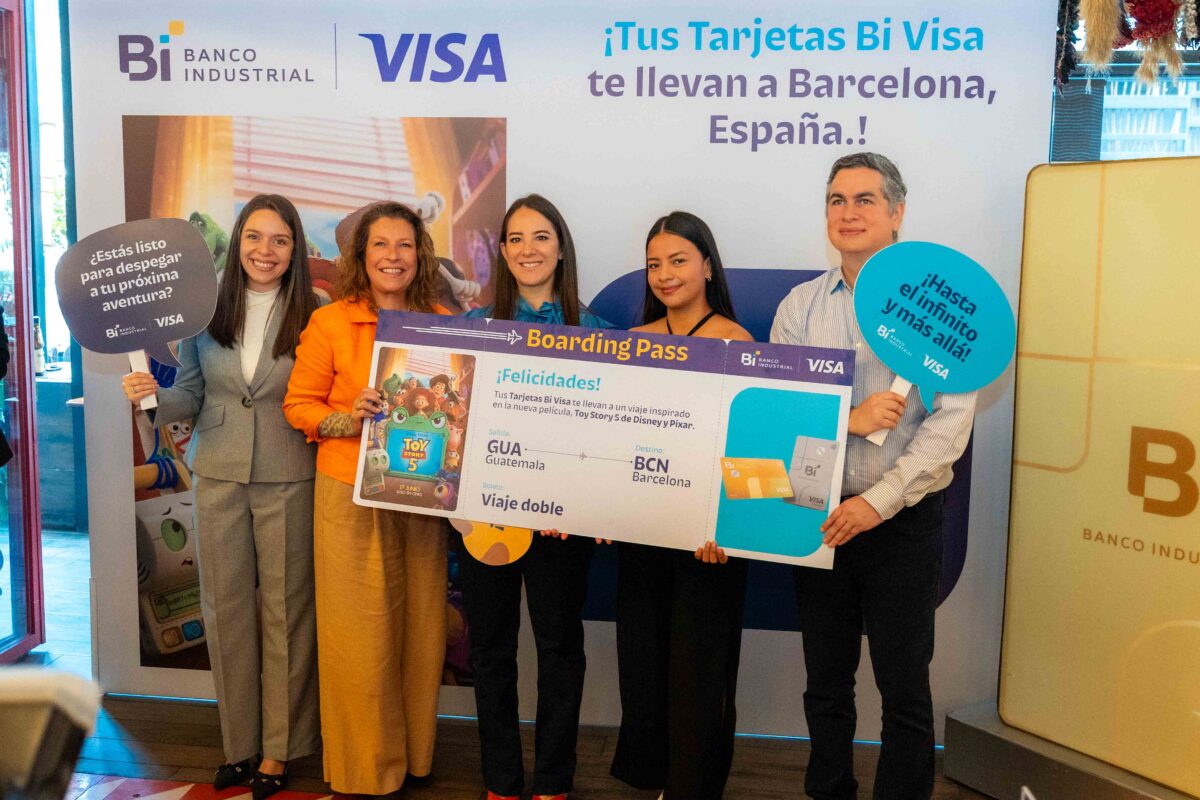 Banco Industrial y Visa premian a tarjetahabientes con una experiencia en Barcelona inspirada en Toy Story 5 imagen