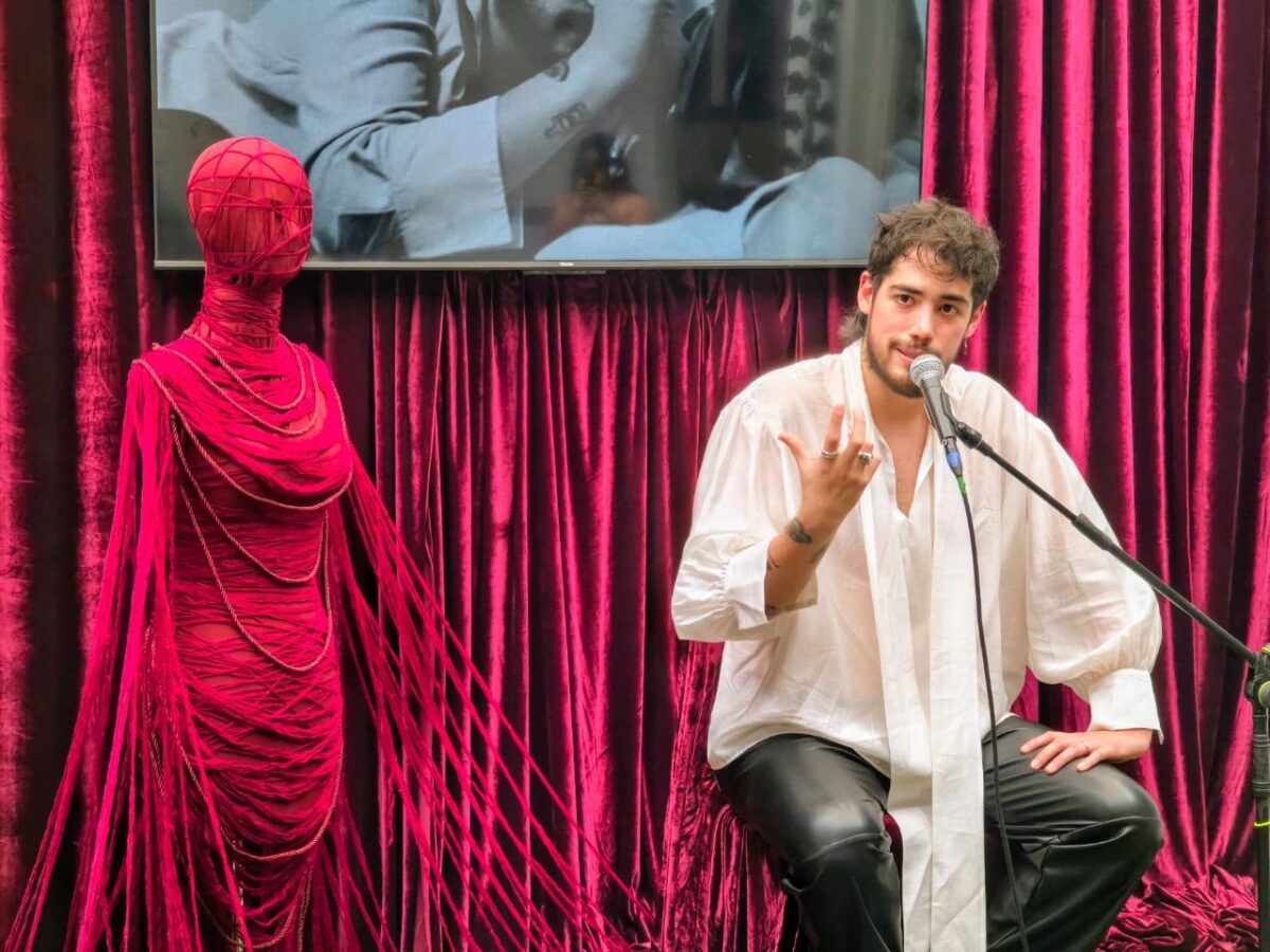 Adrian Alburez transforma el desamor en arte con “GRACIAS X TANTO”, un universo que une música, cine y experiencia inmersiva imagen